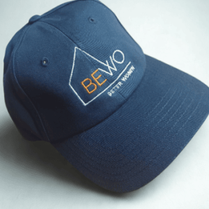 pet geborduurd met logo