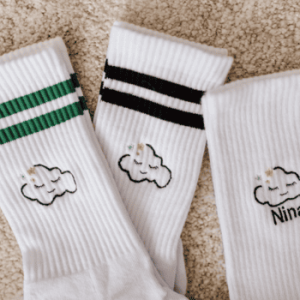 sokken geborduurd Boven De Wolken