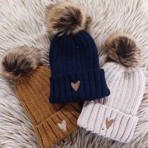 mutsen met pompon en hartjes